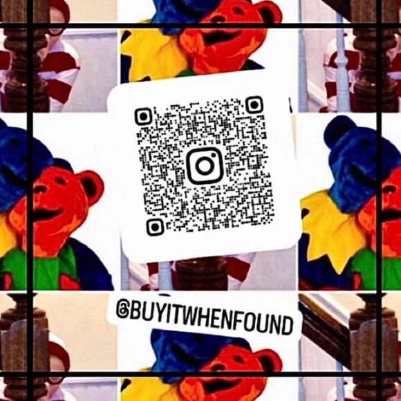 Skeleton Hand Gothic Skull Keychains - Picture 10 of 10